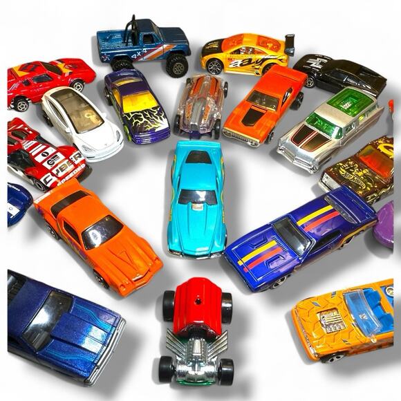 Hot Wheels Matchbox 25 Mixed Diecast Toy Car Lot – Snoopy Racer Pack - Picture 10 of 11